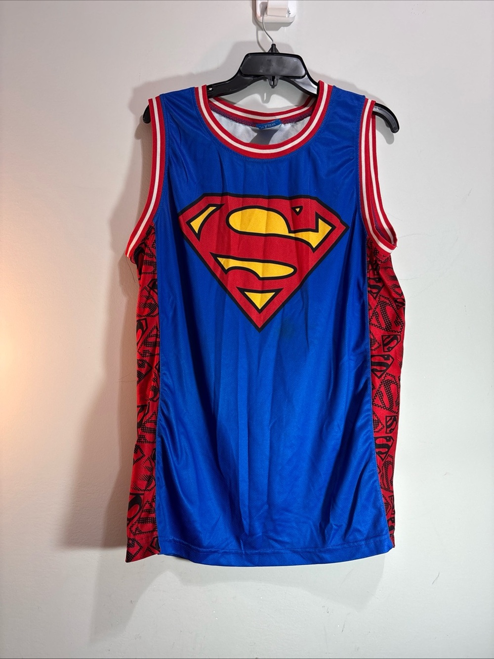 Superman Mens Blue & Red Sleeveless Top. 1327